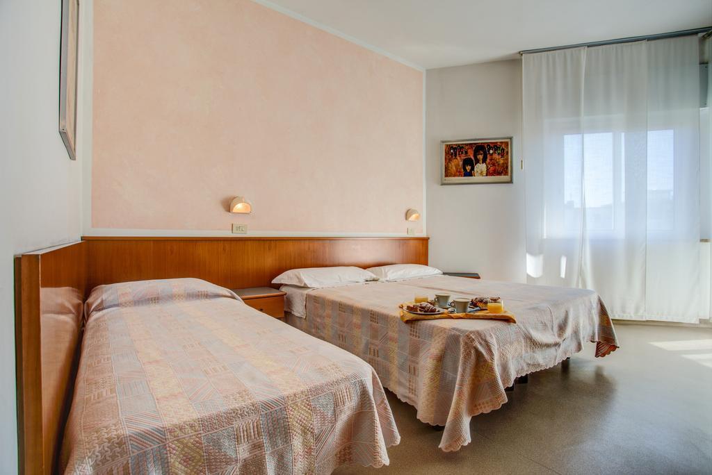 Hotel San Giorgio Milano Marittima Oda fotoğraf