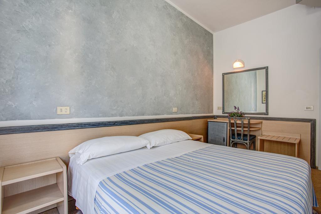 Hotel San Giorgio Milano Marittima Oda fotoğraf